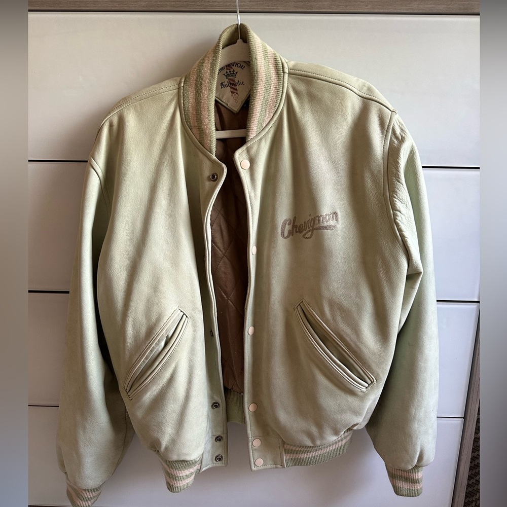 Vintage genuine leather 80s Chevignon bomber jacket, size M, lightly worn:)